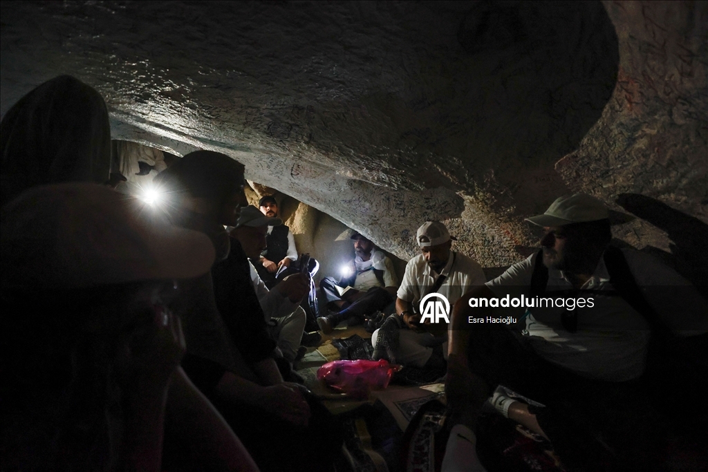 على خطى النبي.. مسلمون في رحلة روحية من مكة إلى المدينة