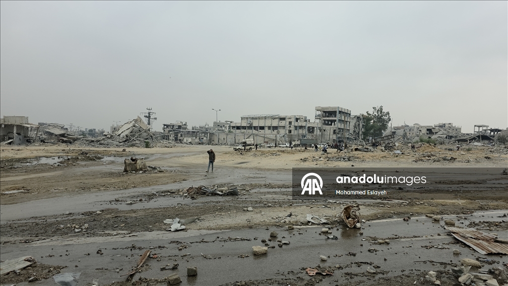 Разрушенная кольцевая развязка Бени-Сухейла и возвращение жителей в Хан-Юнусе