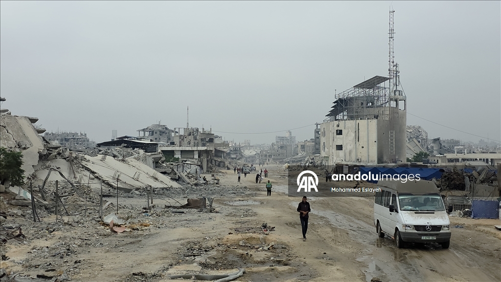 Разрушенная кольцевая развязка Бени-Сухейла и возвращение жителей в Хан-Юнусе