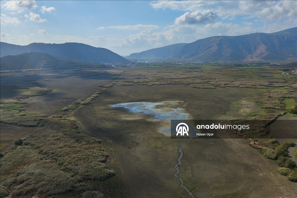 Belevi Gölü, yaşanan kuraklık nedeniyle alarm veriyor