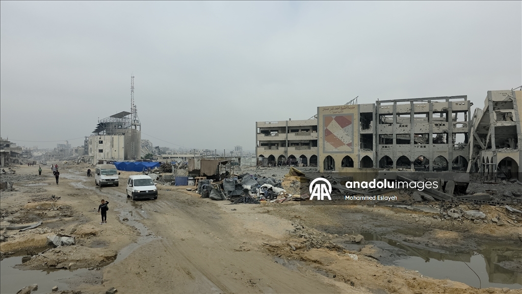 Разрушенная кольцевая развязка Бени-Сухейла и возвращение жителей в Хан-Юнусе