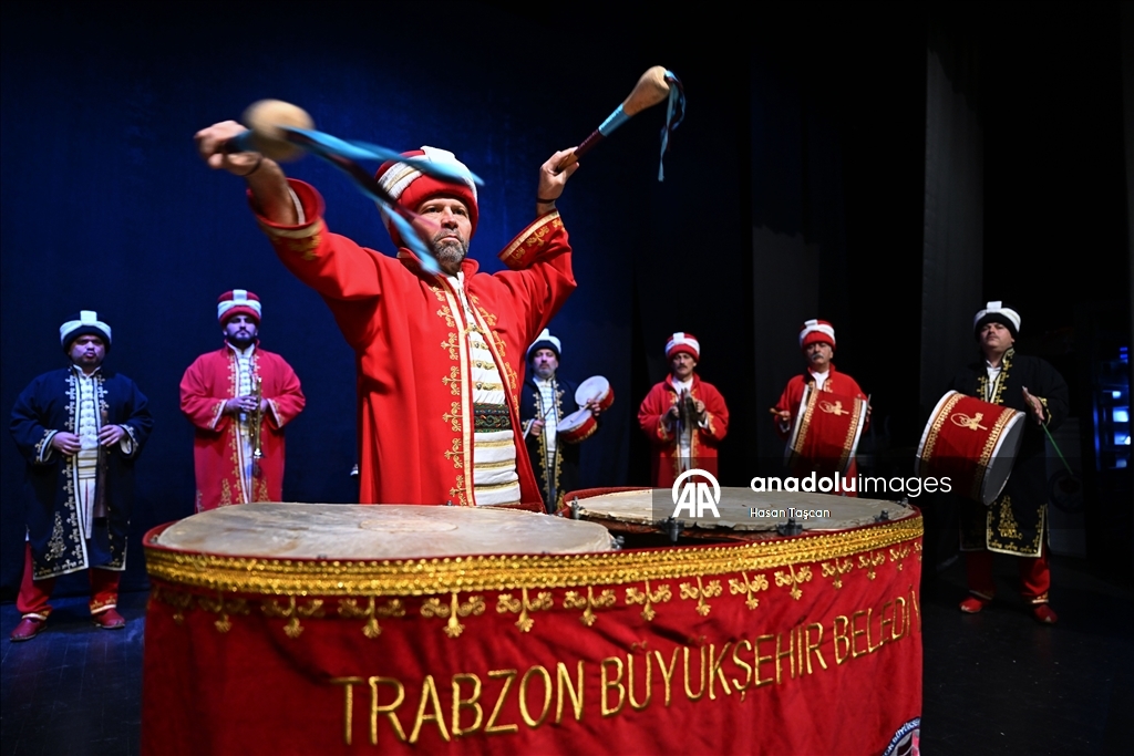 Kanuni'nin doğduğu Trabzon'da kurulan mehter takımı 30 yıldır kültürel mirası yaşatıyor