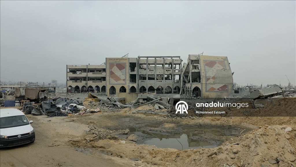 Разрушенная кольцевая развязка Бени-Сухейла и возвращение жителей в Хан-Юнусе