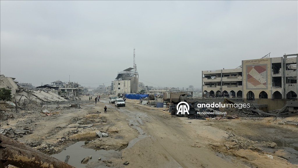 Разрушенная кольцевая развязка Бени-Сухейла и возвращение жителей в Хан-Юнусе