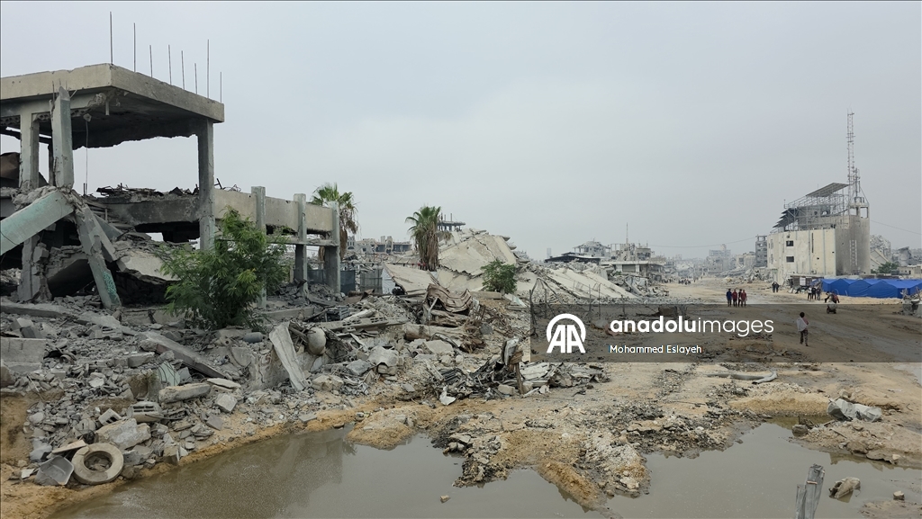 Разрушенная кольцевая развязка Бени-Сухейла и возвращение жителей в Хан-Юнусе