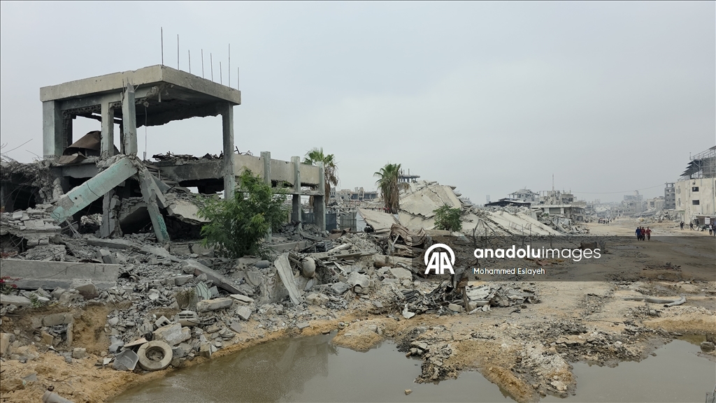 Разрушенная кольцевая развязка Бени-Сухейла и возвращение жителей в Хан-Юнусе