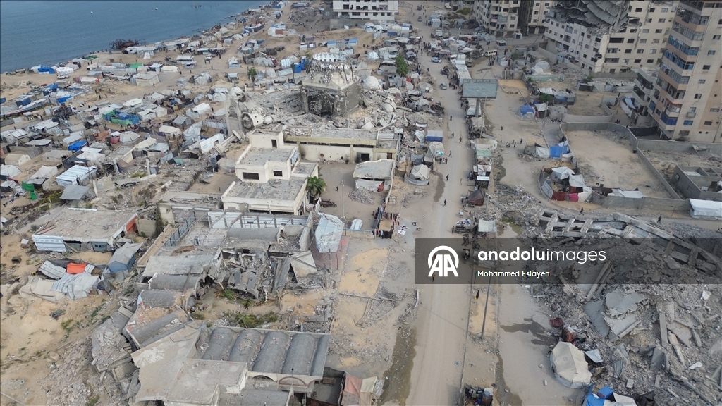 Geçmişte turistik bir yer olan Gazze Limanı günümüzde evleri yıkılan Filistinlilerin barınma alanı oldu