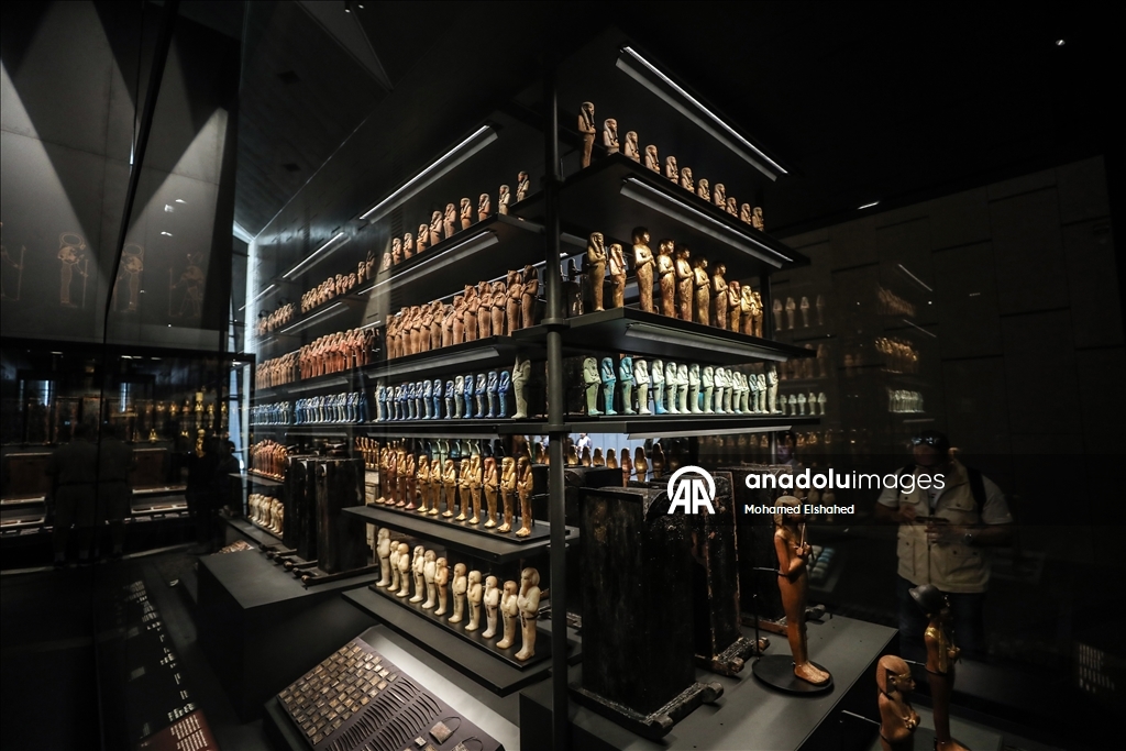 Antik Mısır'ın ünlü firavunlar dönemine ait eserlerin bulunduğu Büyük Mısır Müzesi