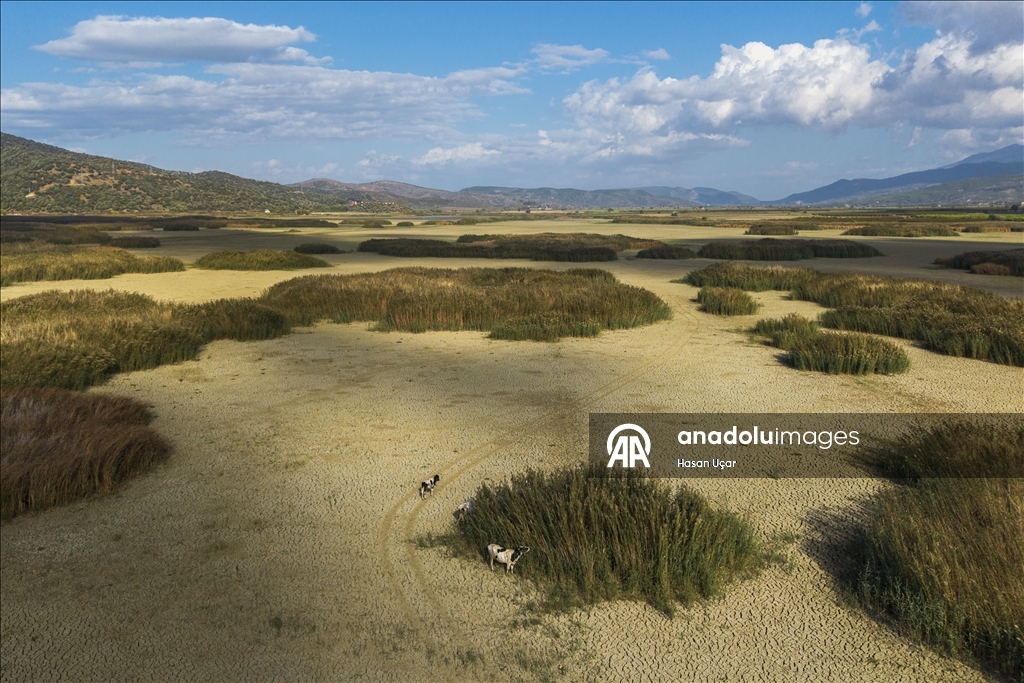 Belevi Gölü, yaşanan kuraklık nedeniyle alarm veriyor