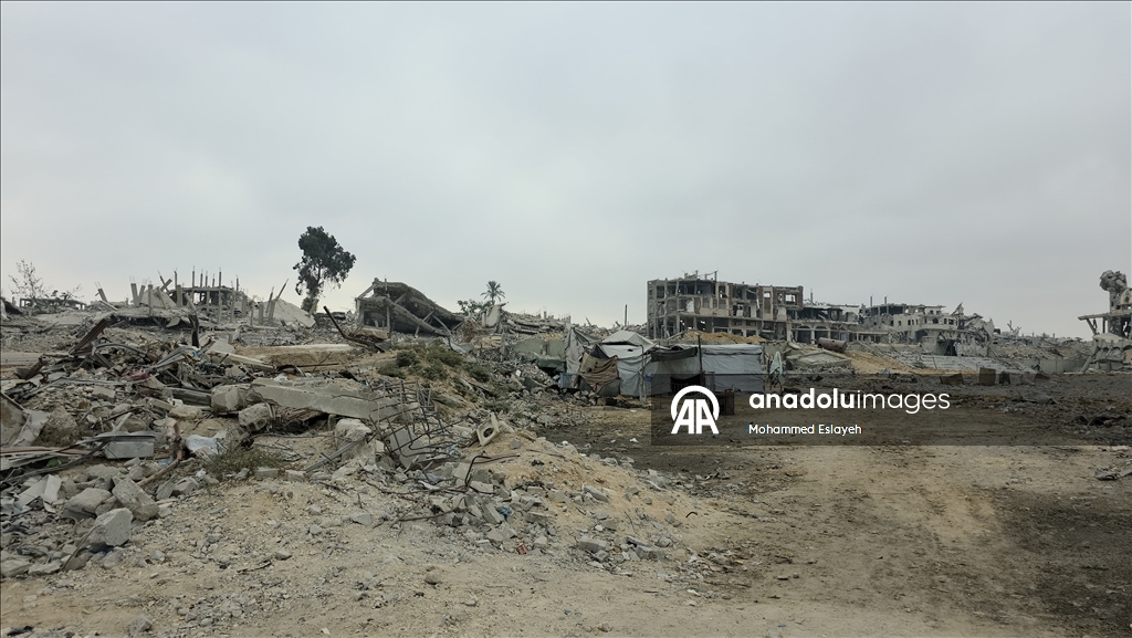 Разрушенная кольцевая развязка Бени-Сухейла и возвращение жителей в Хан-Юнусе