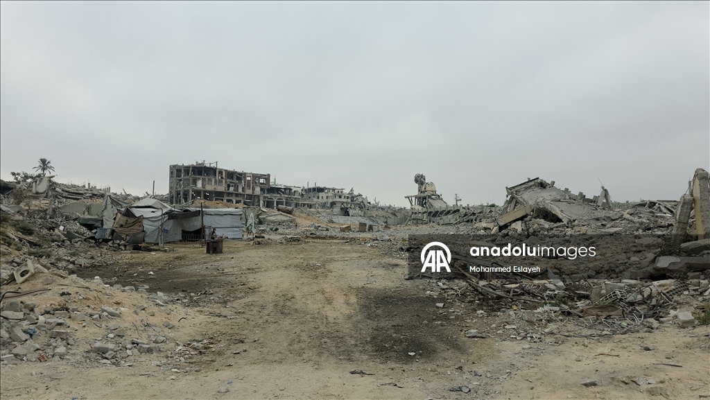 Разрушенная кольцевая развязка Бени-Сухейла и возвращение жителей в Хан-Юнусе