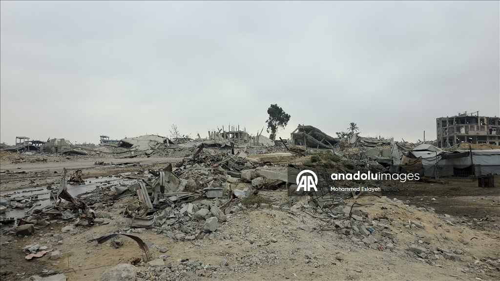 Разрушенная кольцевая развязка Бени-Сухейла и возвращение жителей в Хан-Юнусе