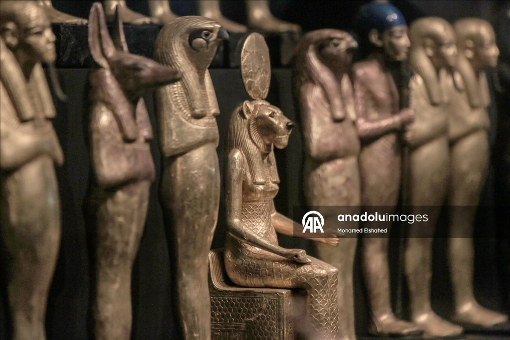 Antik Mısır'ın ünlü firavunlar dönemine ait eserlerin bulunduğu Büyük Mısır Müzesi