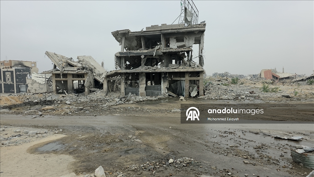 Разрушенная кольцевая развязка Бени-Сухейла и возвращение жителей в Хан-Юнусе