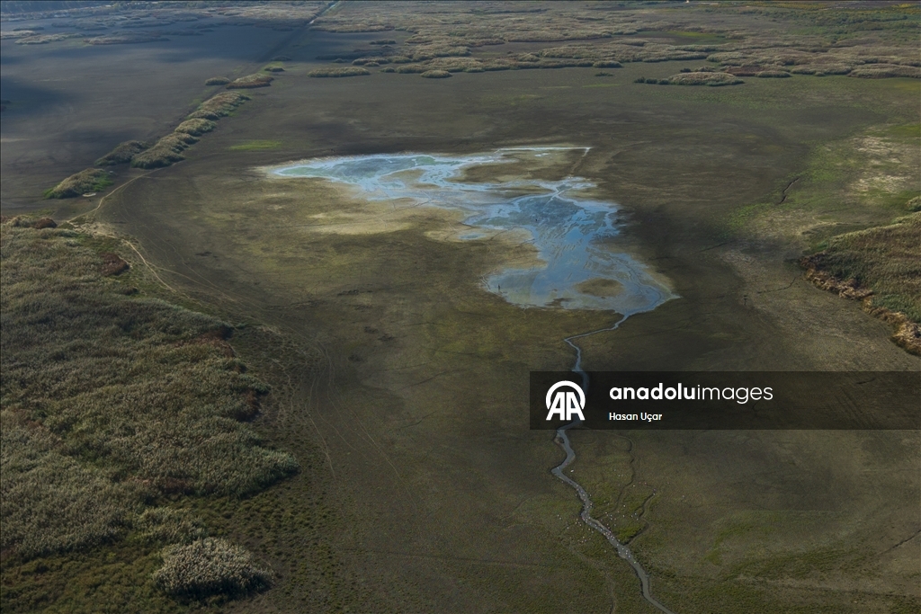 Belevi Gölü, yaşanan kuraklık nedeniyle alarm veriyor