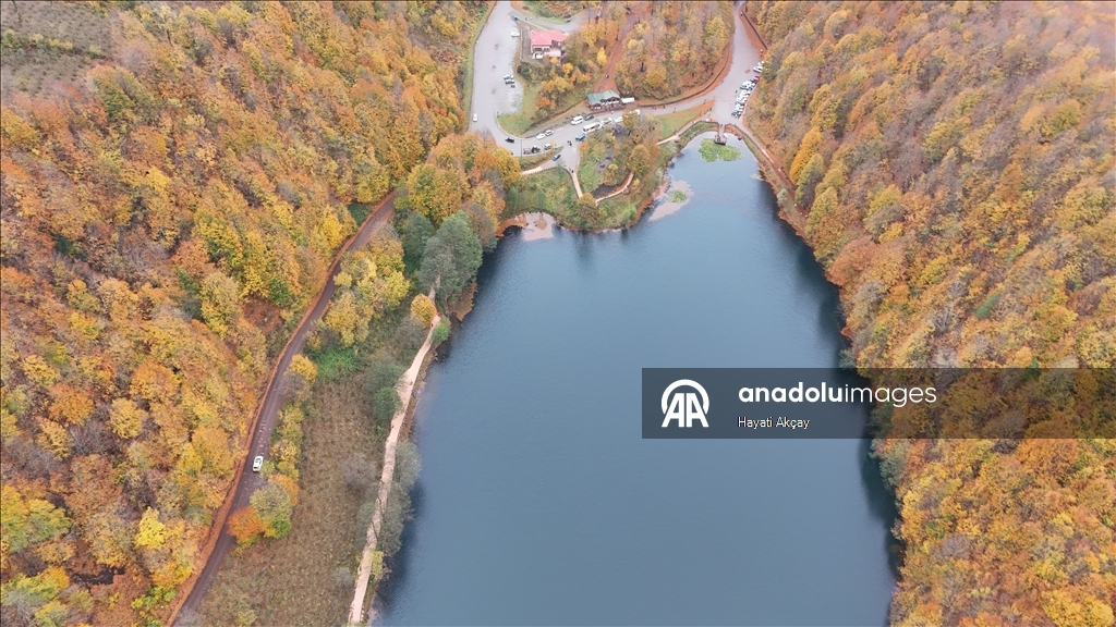 Природный парк Улугёль в турецкой провинции Орду окрасился в осенние краски