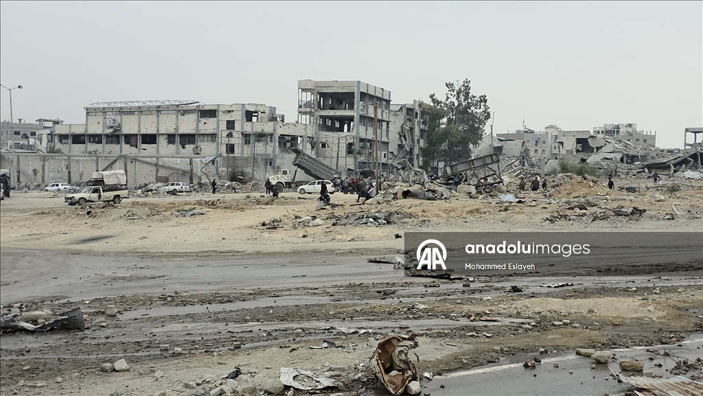 Разрушенная кольцевая развязка Бени-Сухейла и возвращение жителей в Хан-Юнусе