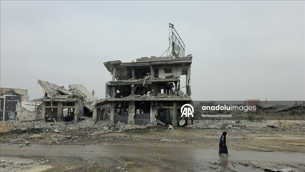 Разрушенная кольцевая развязка Бени-Сухейла и возвращение жителей в Хан-Юнусе