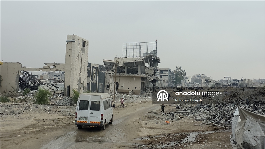 Разрушенная кольцевая развязка Бени-Сухейла и возвращение жителей в Хан-Юнусе