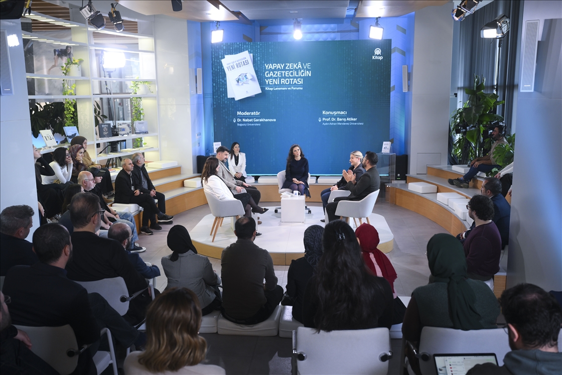 «Анадолу» представило книгу «Искусственный интеллект и новый курс журналистики – медийная грамотность в цифровую эпоху»