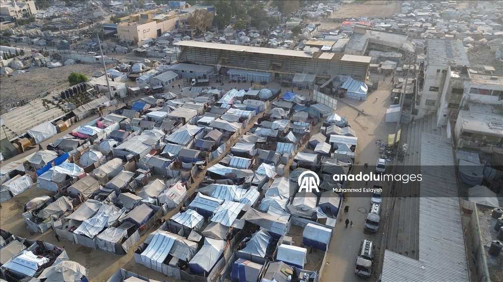 Geçmişte spor aktivitelerine ev sahipliği yapan Yermük Stadı Filistinlilerin barınma merkezi haline geldi