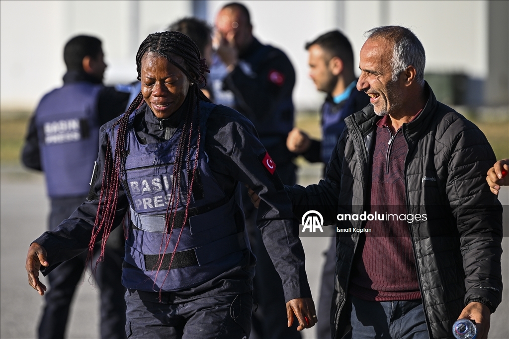 AA'nın savaş muhabirliği eğitiminde gazeteciler sahada karşılaşacakları koşullara hazırlandı