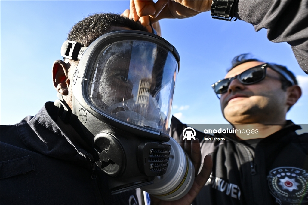 AA'nın savaş muhabirliği eğitiminde gazeteciler sahada karşılaşacakları koşullara hazırlandı