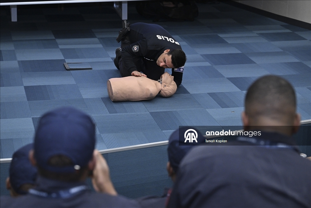 AA'nın savaş muhabirliği eğitiminde gazeteciler sahada karşılaşacakları koşullara hazırlandı