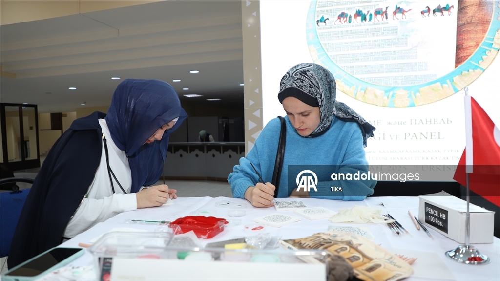 Мастера традиционных ремесел Турции, Казахстана и Узбекистана собрались на выставке в Туркестане