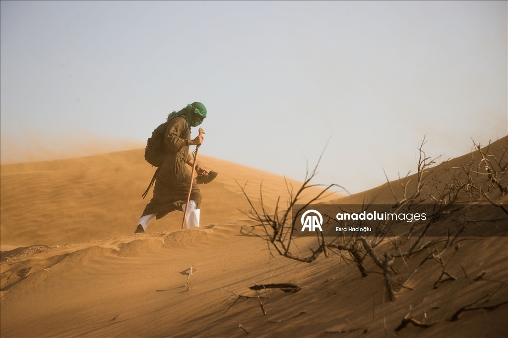 International pilgrims in their spiritual journey in Mecca