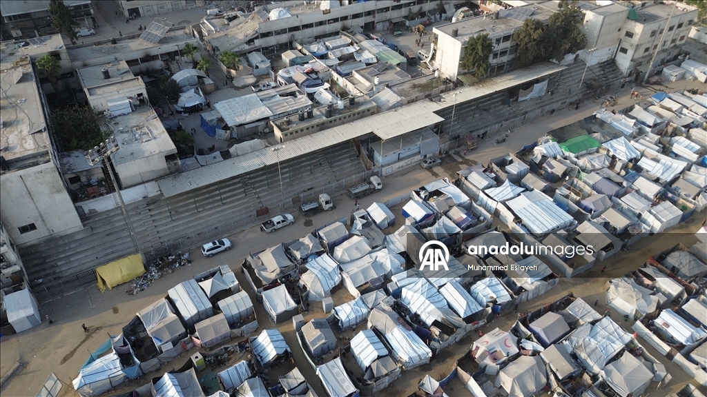 Geçmişte spor aktivitelerine ev sahipliği yapan Yermük Stadı Filistinlilerin barınma merkezi haline geldi