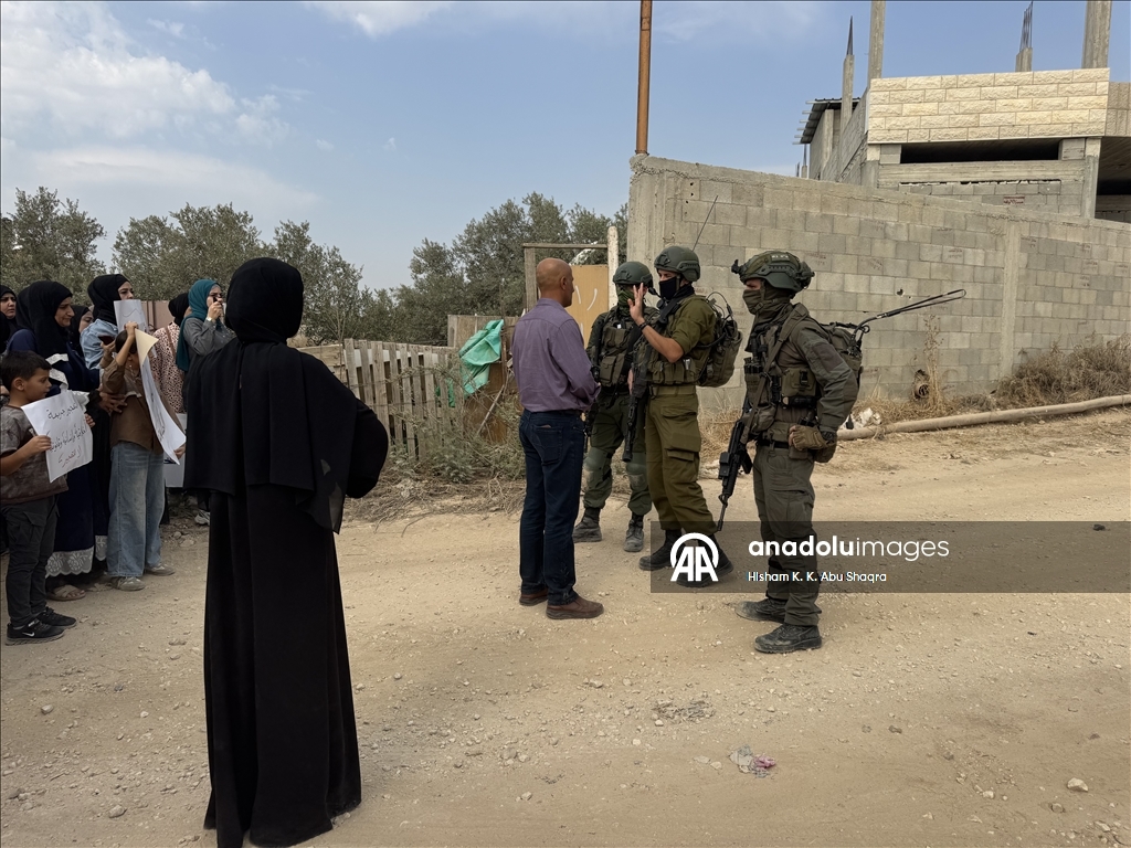 İsrail'in yerinden ettiği Filistinliler, Batı Şeria'da evlerine dönmek için gösteri düzenledi
