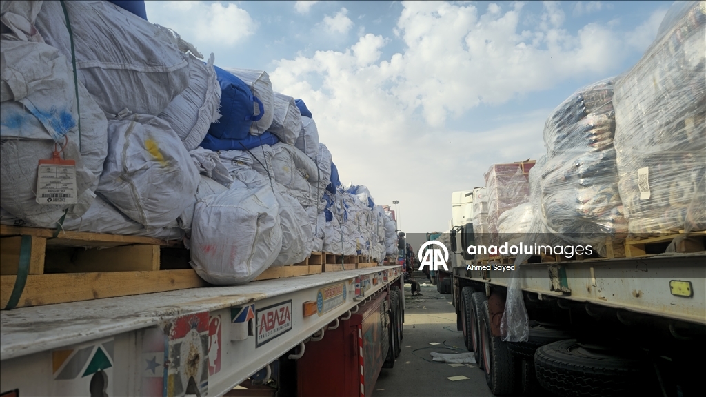 Гуманитарные грузы продолжают поступать в Газу