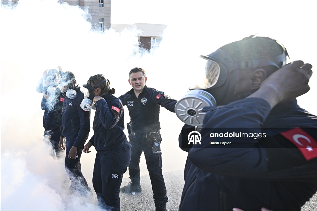 AA'nın savaş muhabirliği eğitiminde gazeteciler sahada karşılaşacakları koşullara hazırlandı