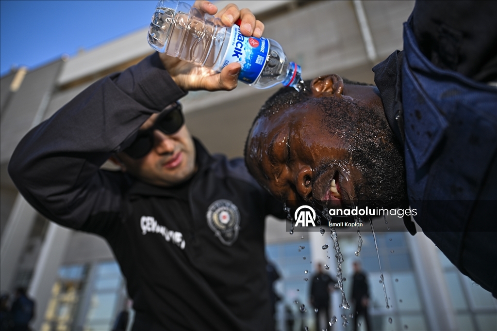 AA'nın savaş muhabirliği eğitiminde gazeteciler sahada karşılaşacakları koşullara hazırlandı