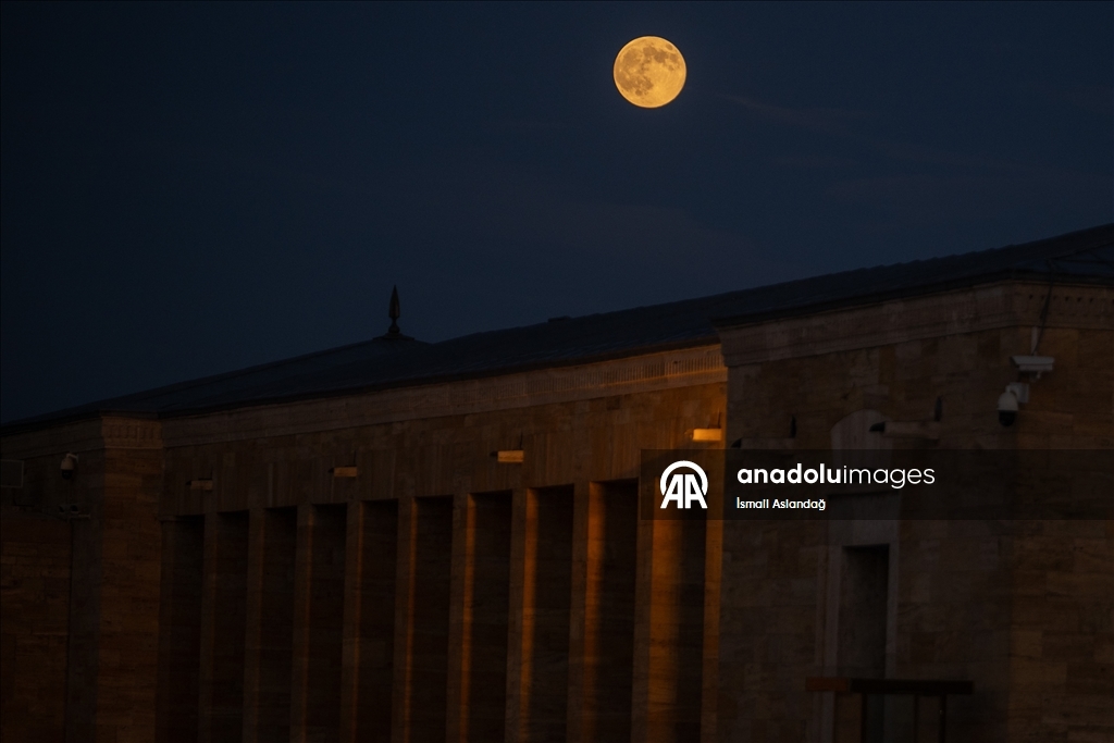 Full moon in Turkish Capital