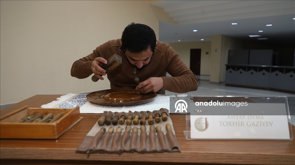 Мастера традиционных ремесел Турции, Казахстана и Узбекистана собрались на выставке в Туркестане