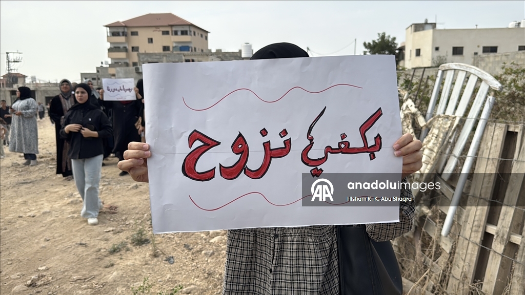 İsrail'in yerinden ettiği Filistinliler, Batı Şeria'da evlerine dönmek için gösteri düzenledi