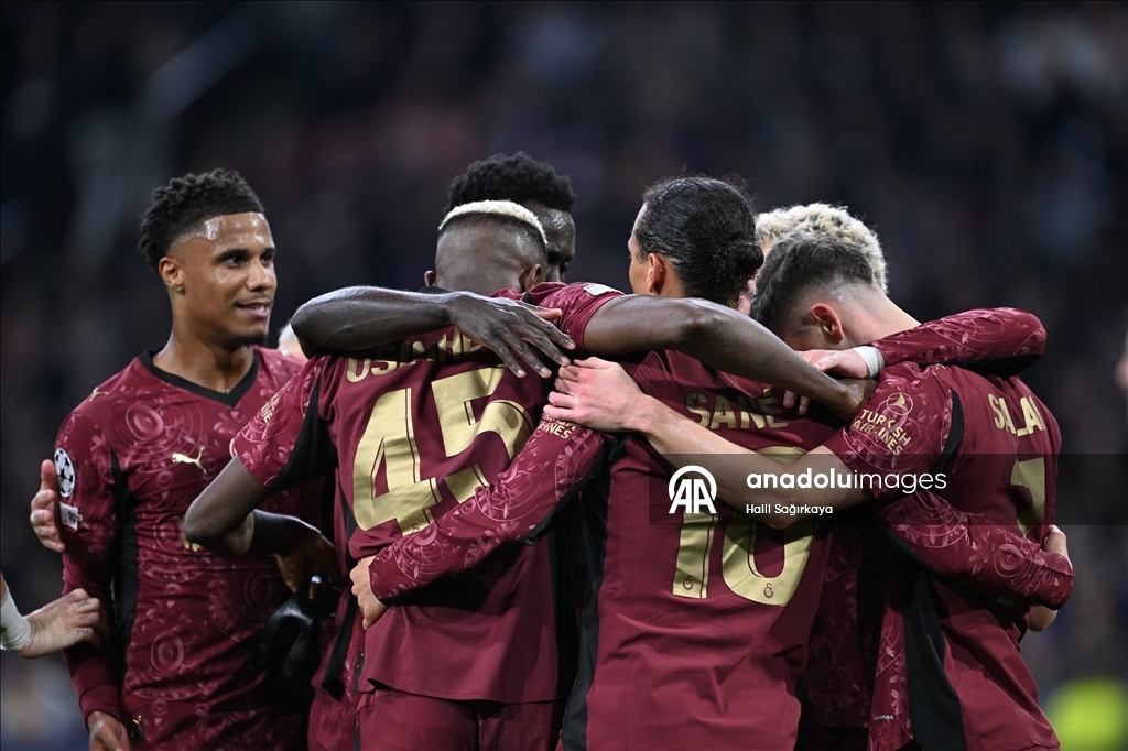 «Галатасарай» разгромил «Аякс» в четвертом туре Лиги чемпионов УЕФА 6