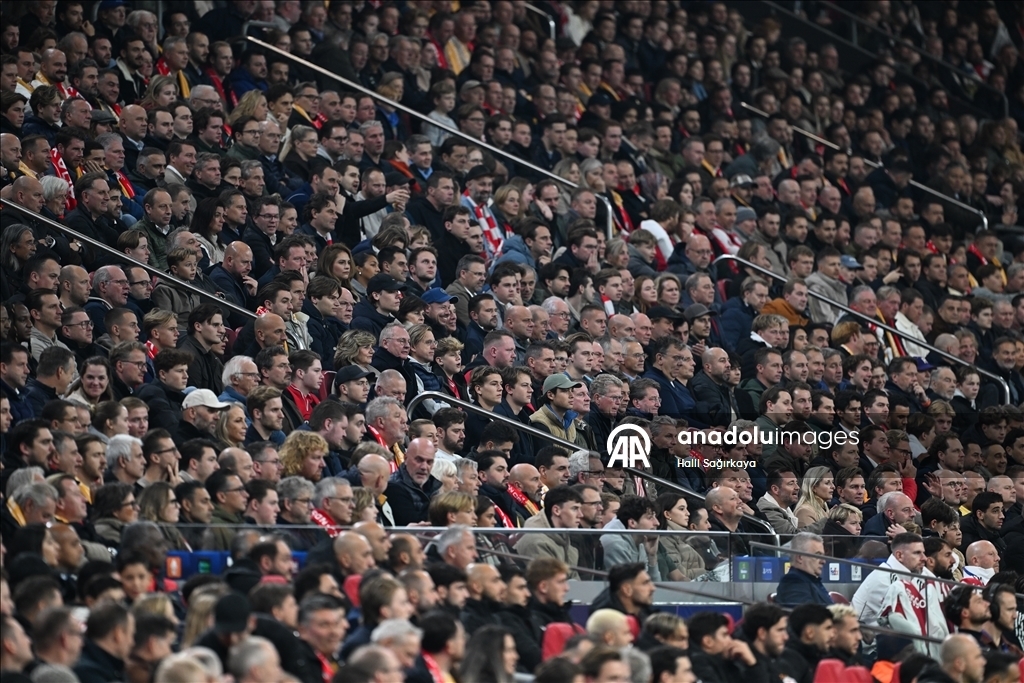 «Галатасарай» разгромил «Аякс» в четвертом туре Лиги чемпионов УЕФА 15