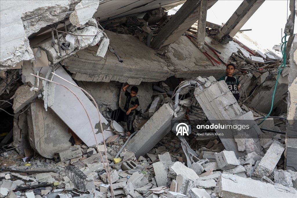 Han Yunus'taki Filistinli aileler enkaz arasında yaşam mücadelesi veriyor