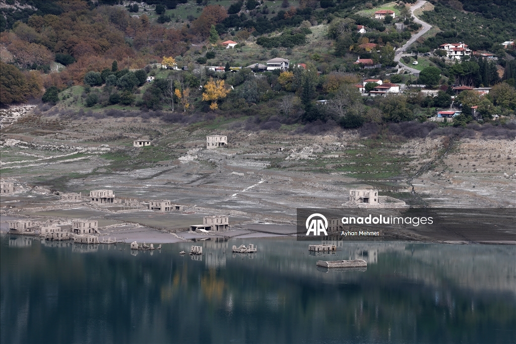 Athens and its surrounding areas experience serious water shortages 