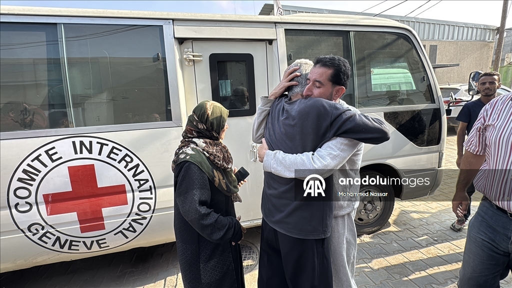 İsrail'in Gazze'den alıkoyduğu 5 Filistinli serbest bırakıldı