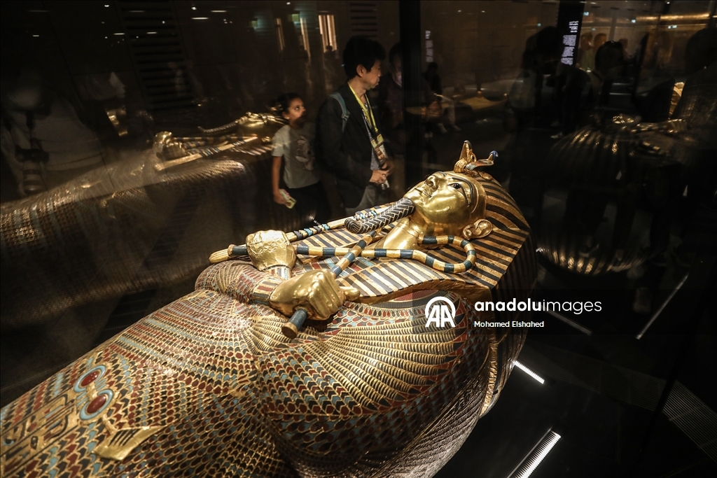 Большой Египетский музей представил золотой саркофаг Тутанхамона