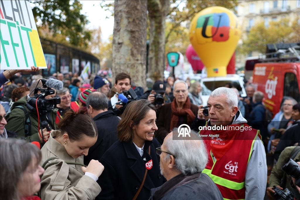 Retirees stage protest in Paris