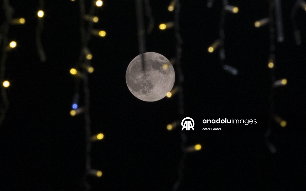 Полная луна создала живописные виды 11