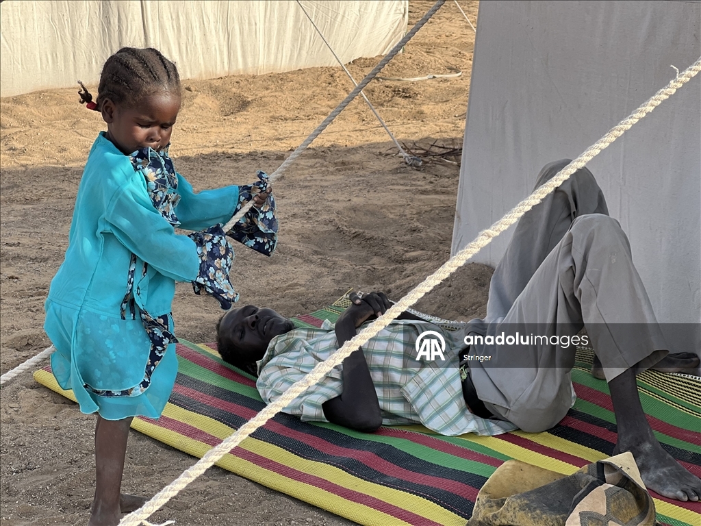 Sudan'ın Faşir şehrinden on binlerce Sudanlı yerinden edildi