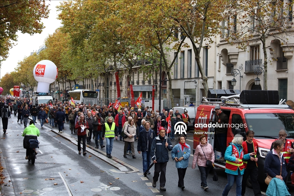 Retirees stage protest in Paris