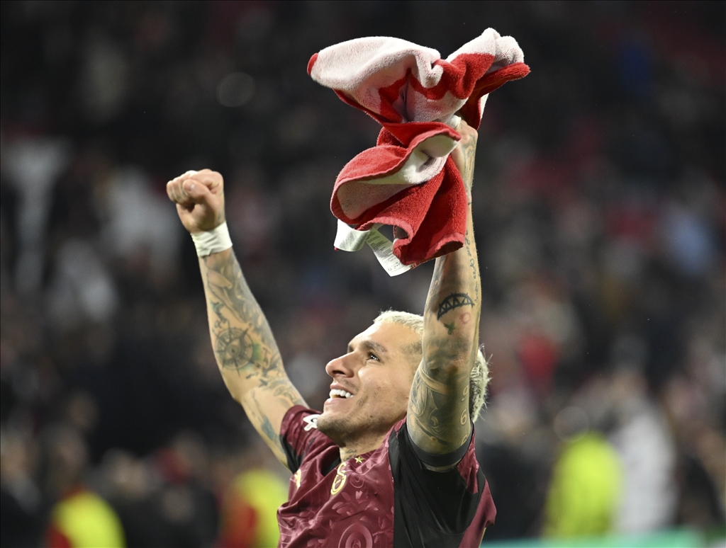 «Галатасарай» разгромил «Аякс» в четвертом туре Лиги чемпионов УЕФА