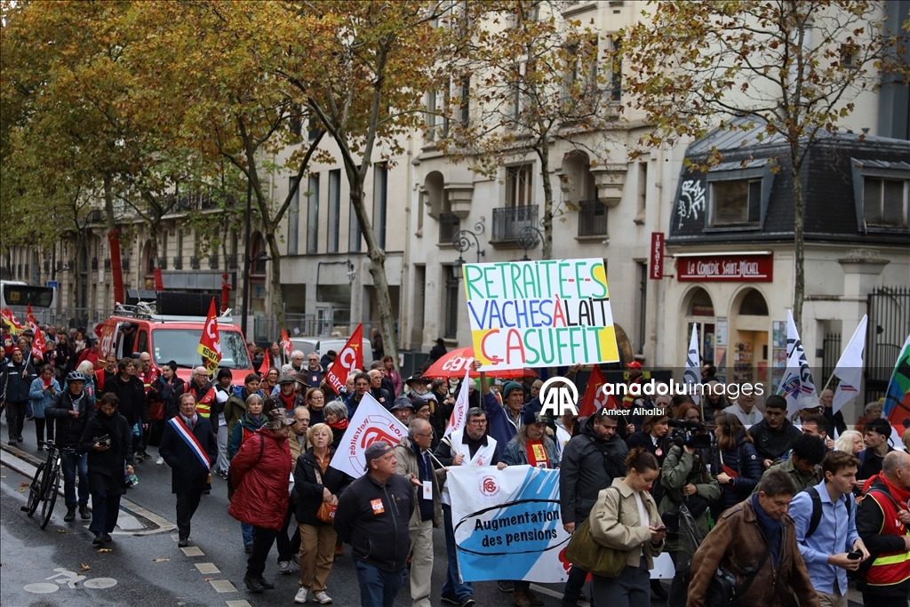 Retirees stage protest in Paris